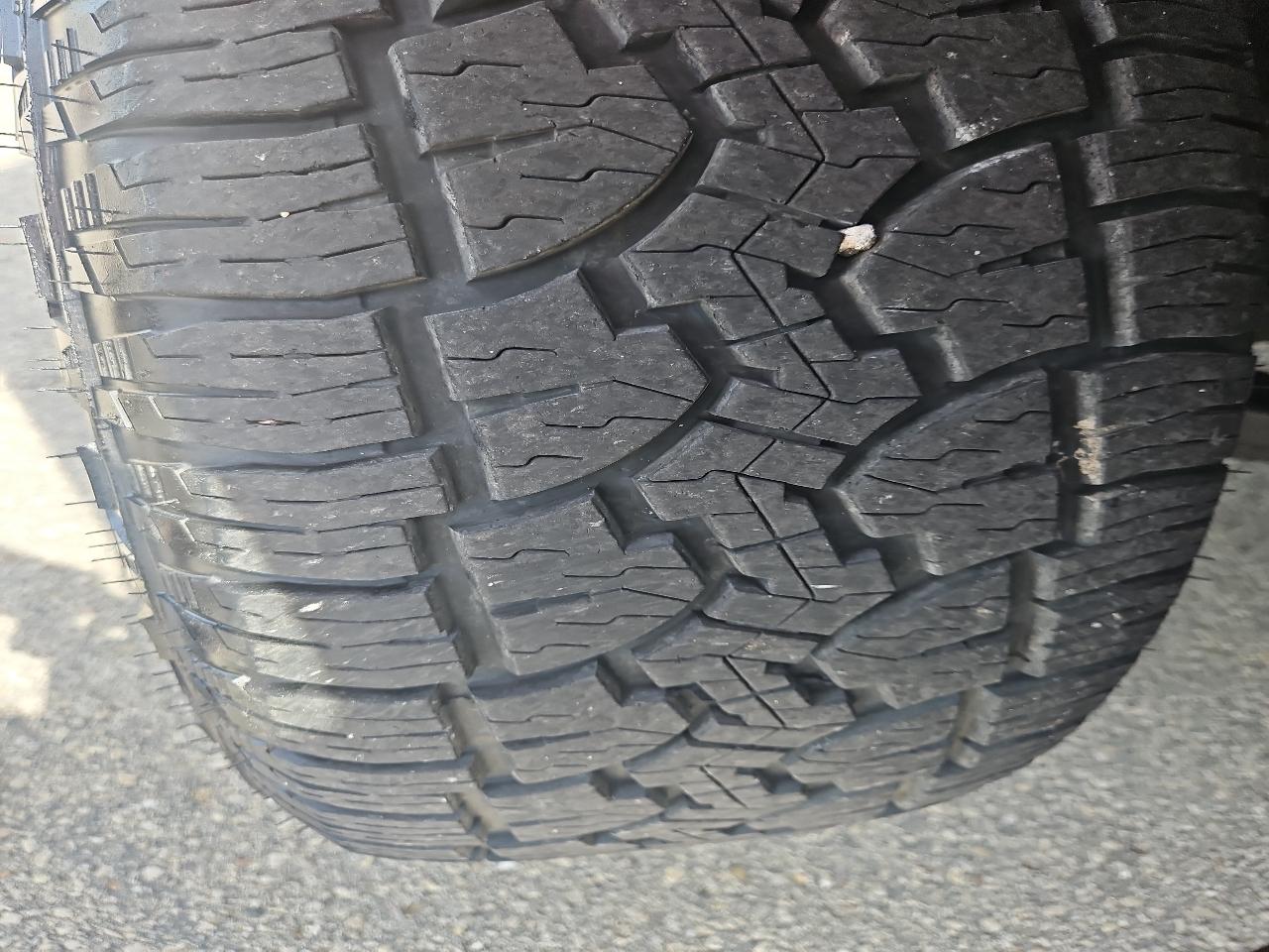 Toyota Tundra 4WD Double 145.7" 5.7L V8 SR5 (Natl 2007