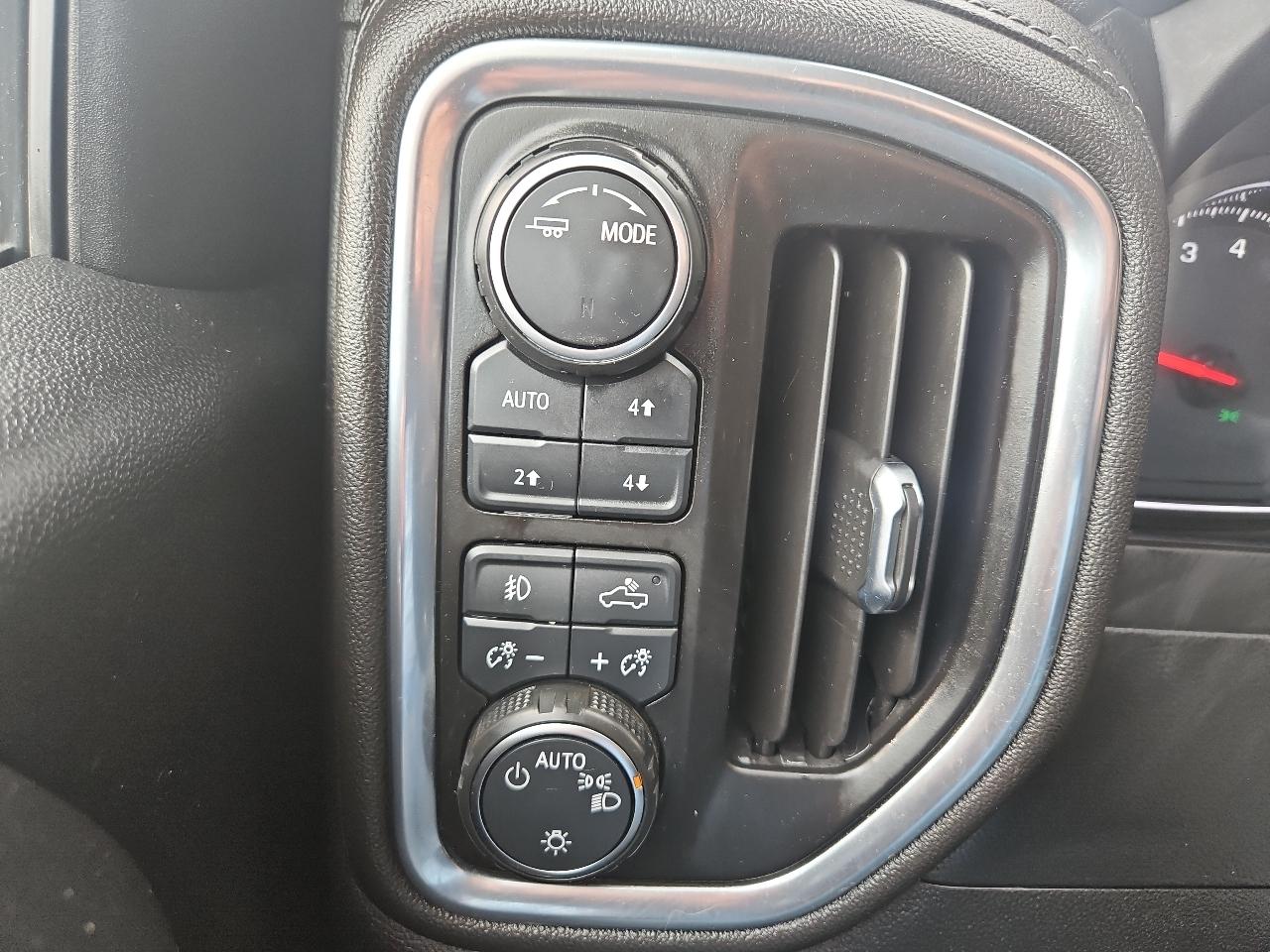 Chevrolet Silverado 1500 4WD Crew Cab 147" LT Trail Boss 2021