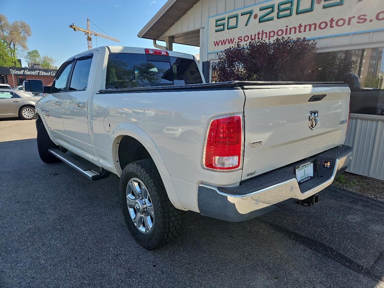 RAM 2500 Laramie 4x4 Crew Cab 6'4" Box 2017