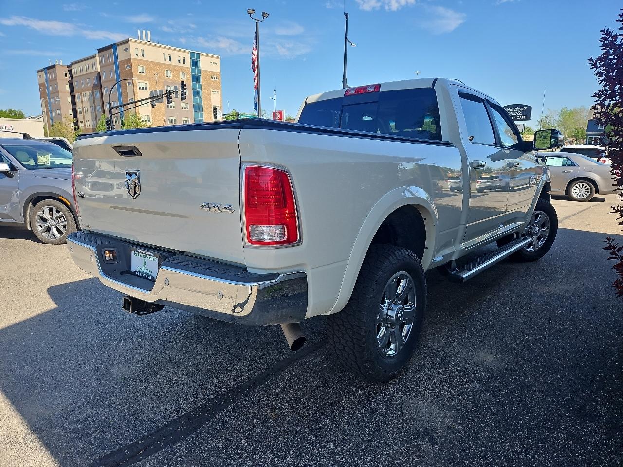 RAM 2500 Laramie 4x4 Crew Cab 6'4" Box 2017