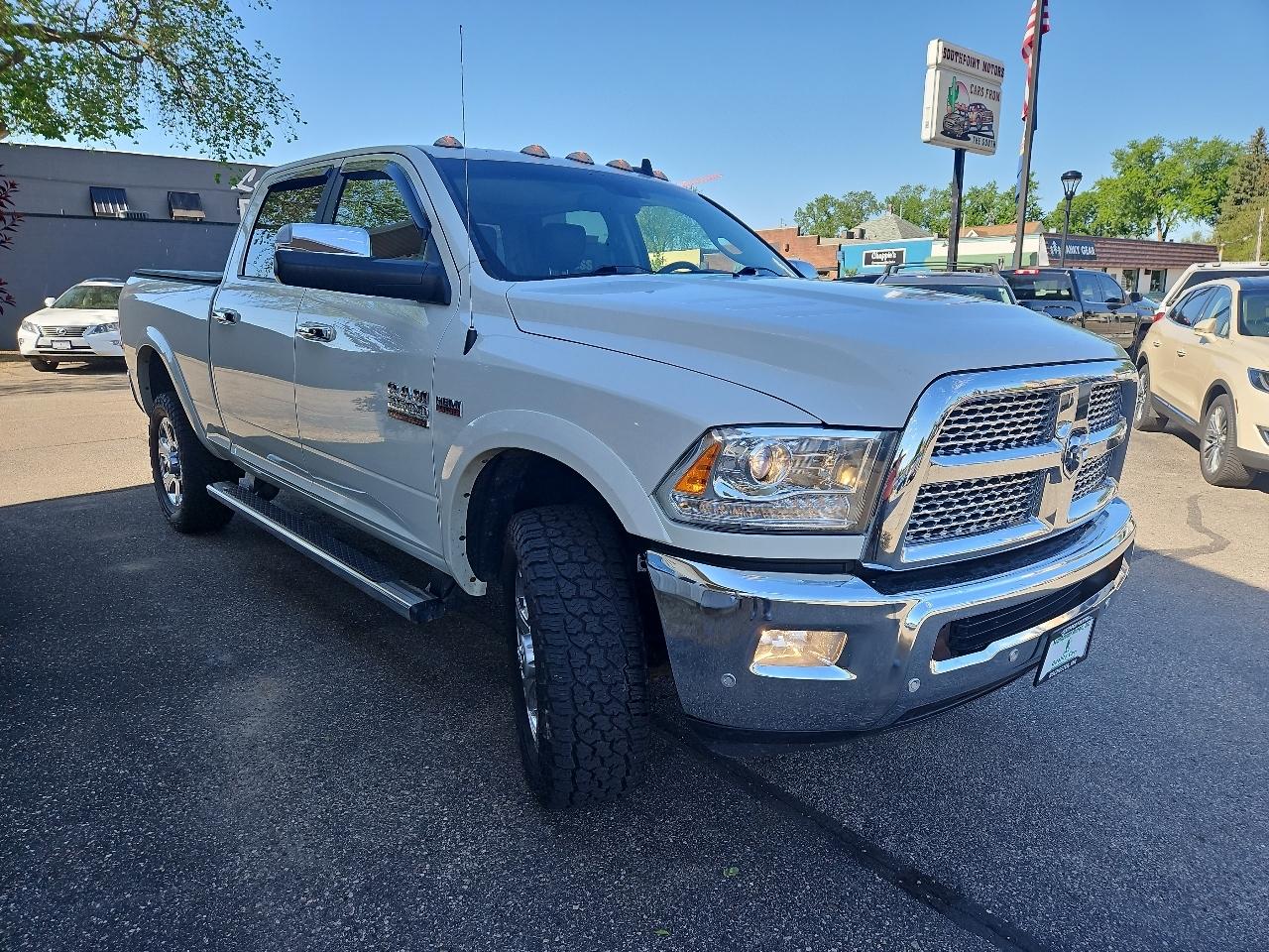 RAM 2500 Laramie 4x4 Crew Cab 6'4" Box 2017