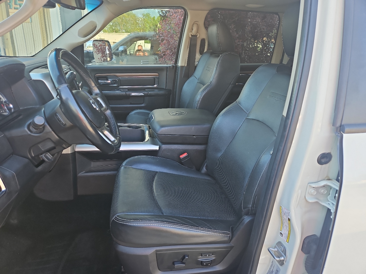 RAM 2500 Laramie 4x4 Crew Cab 6'4" Box 2017