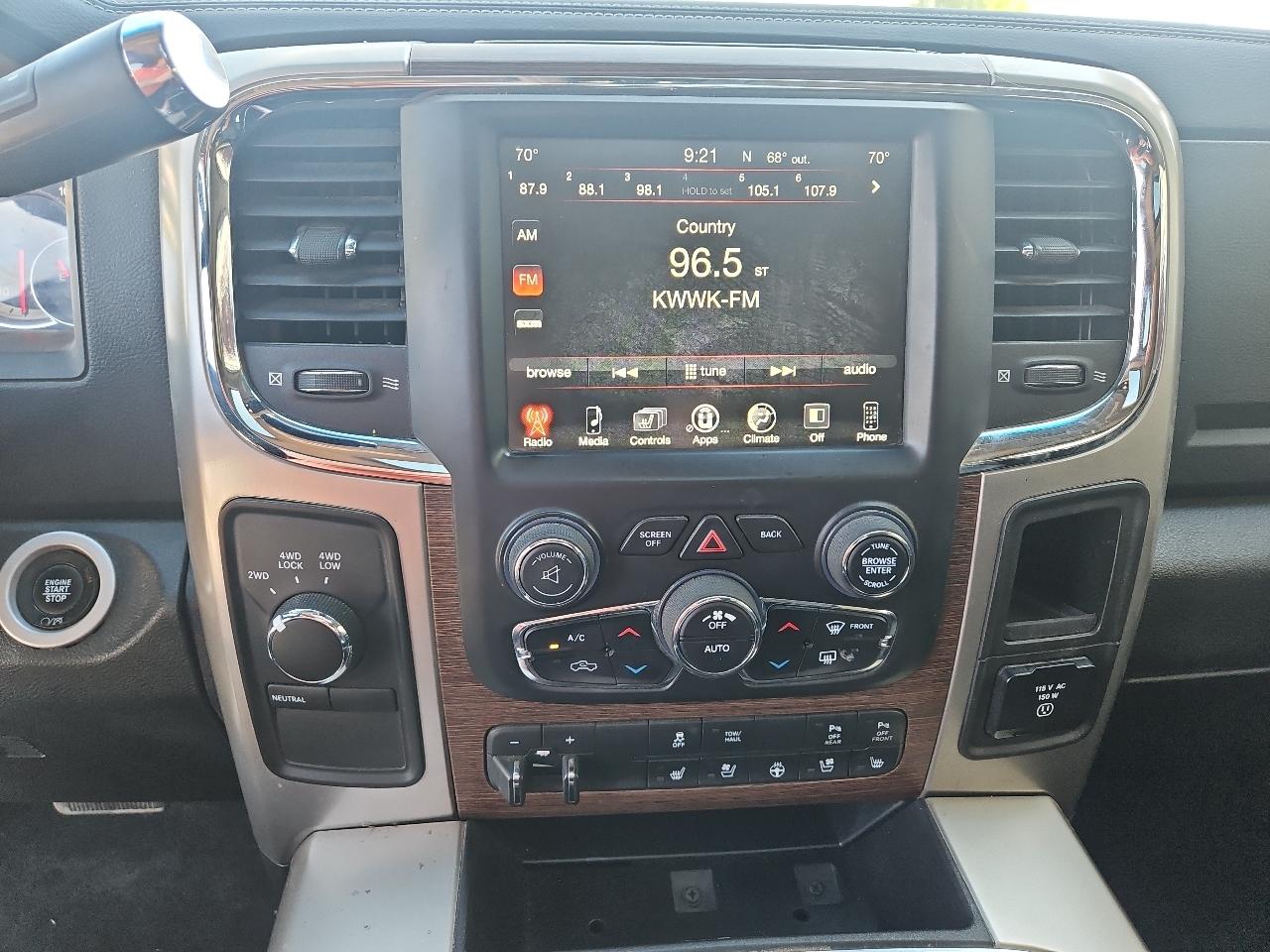 RAM 2500 Laramie 4x4 Crew Cab 6'4" Box 2017