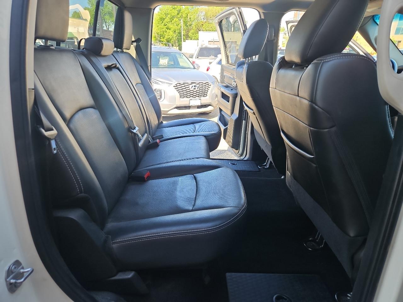 RAM 2500 Laramie 4x4 Crew Cab 6'4" Box 2017