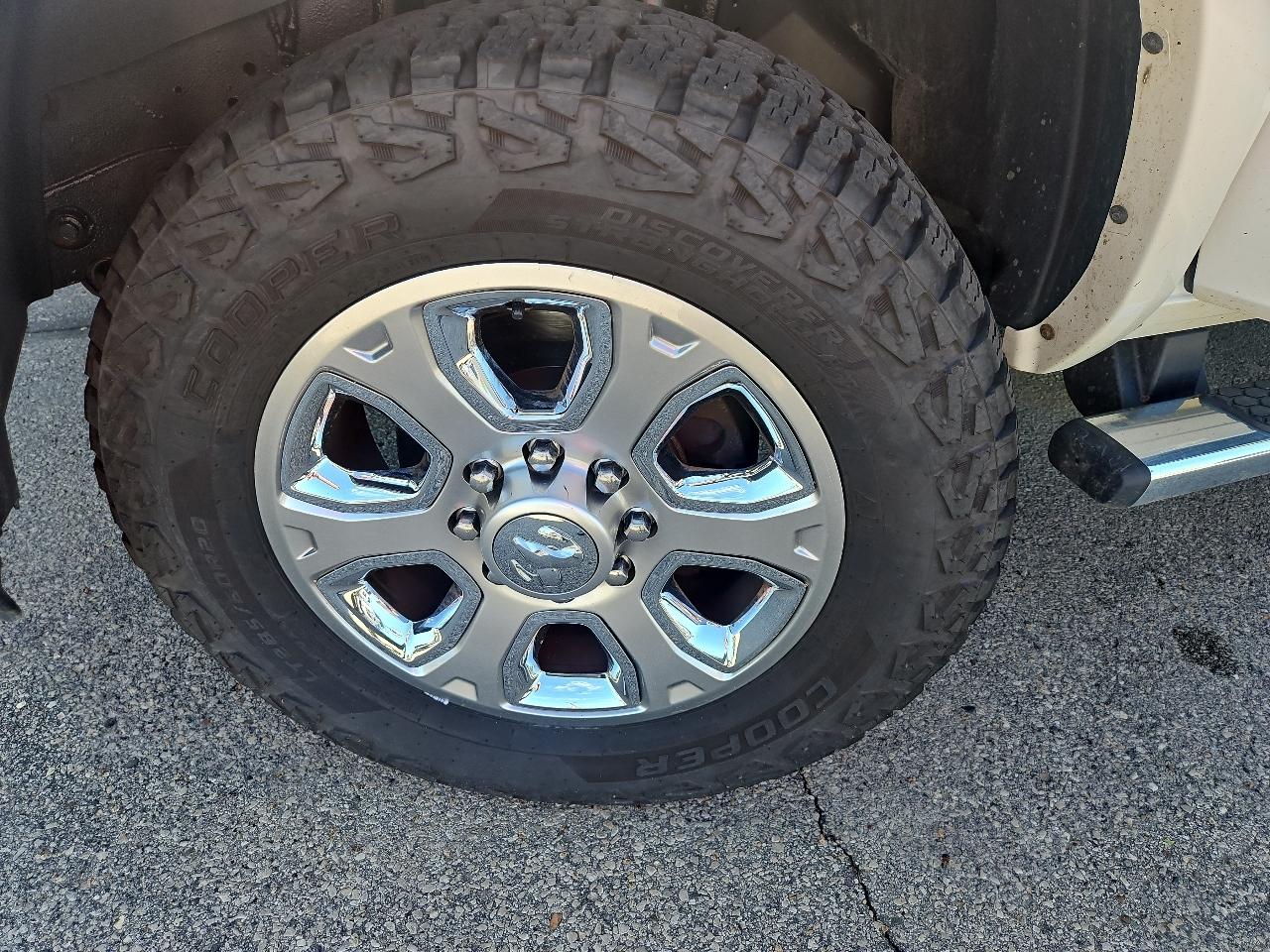 RAM 2500 Laramie 4x4 Crew Cab 6'4" Box 2017