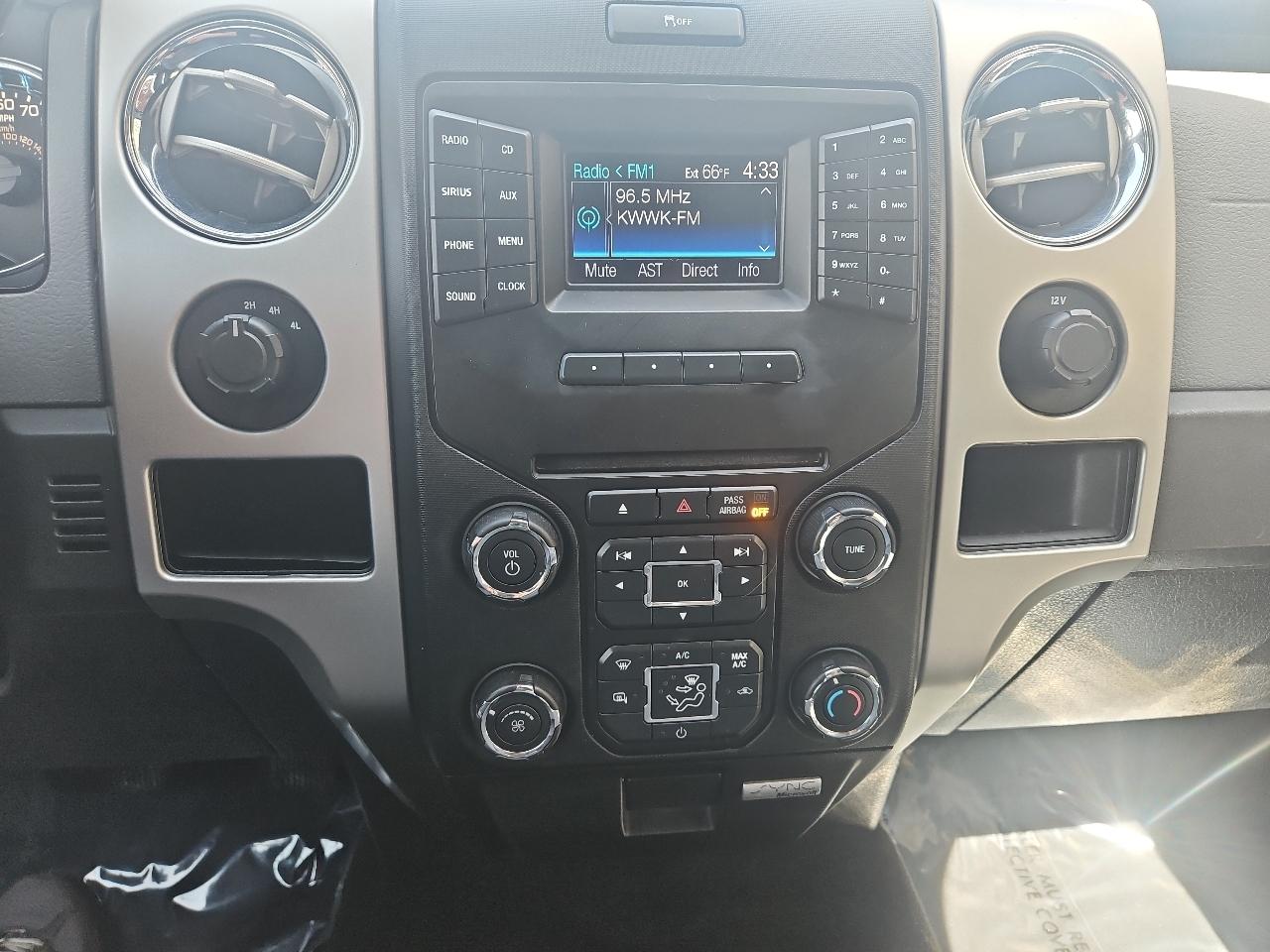 Ford F-150 4WD SuperCrew 145" Platinum 2013
