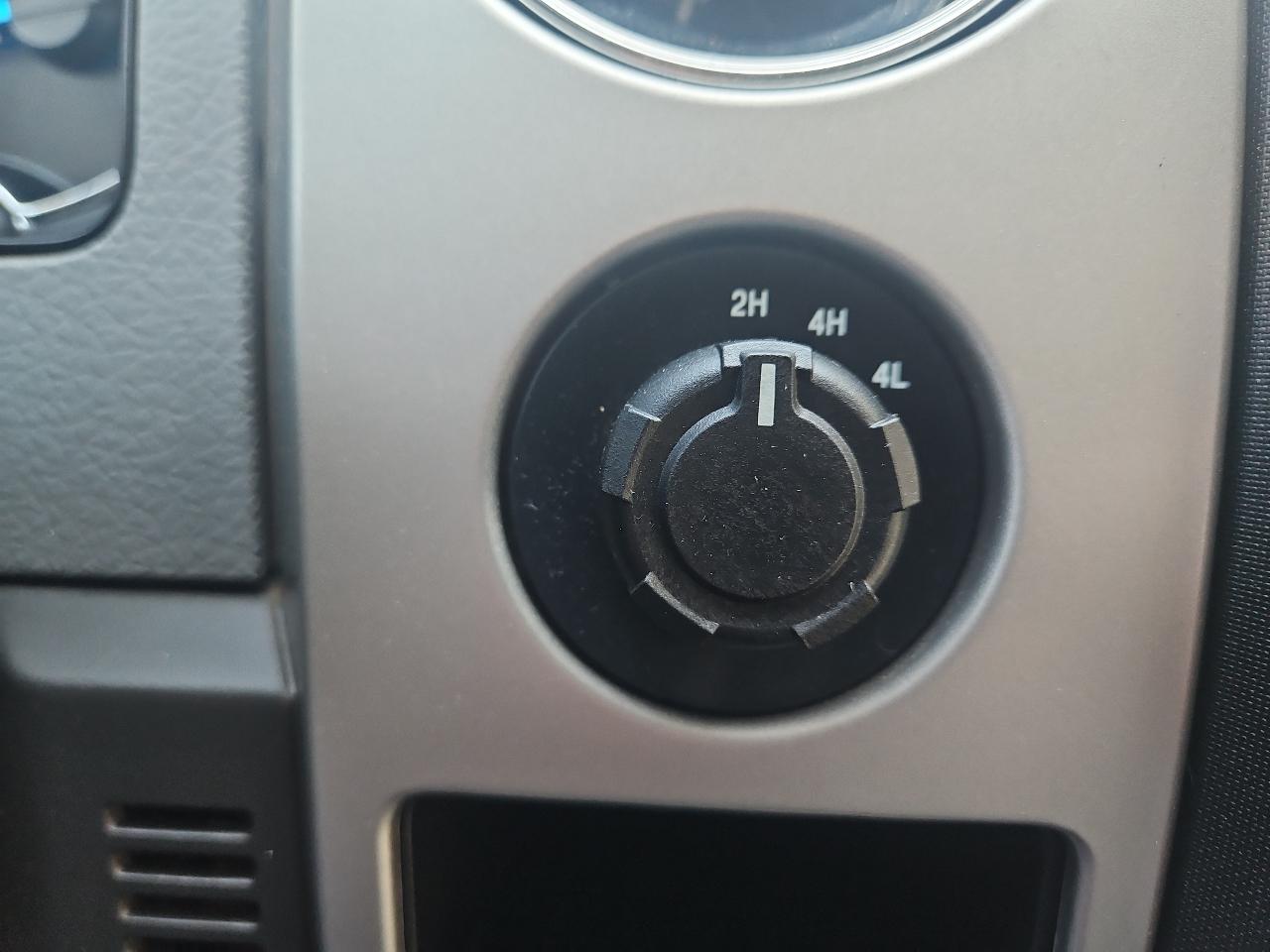 Ford F-150 4WD SuperCrew 145" Platinum 2013