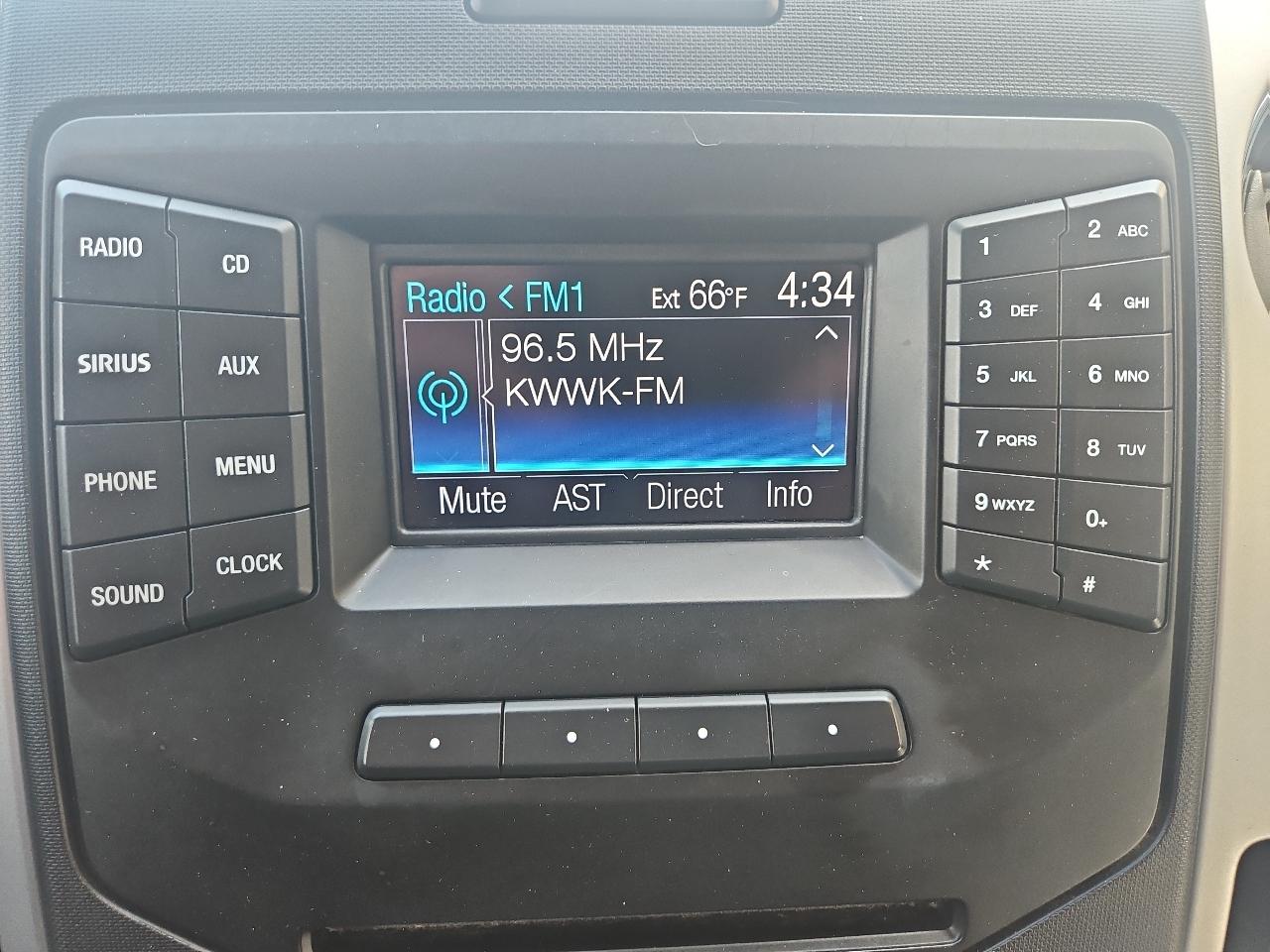 Ford F-150 4WD SuperCrew 145" Platinum 2013