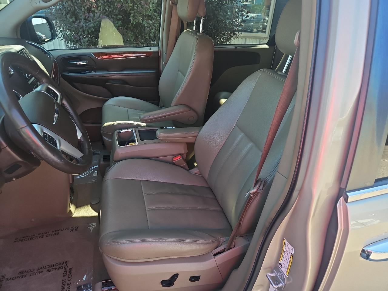 Chrysler Town & Country 4dr Wgn Touring 2014