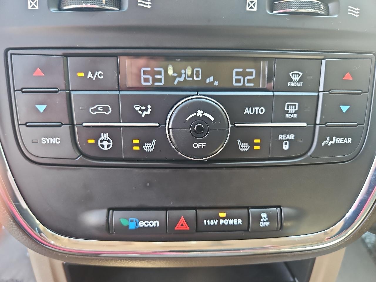 Chrysler Town & Country 4dr Wgn Touring 2014