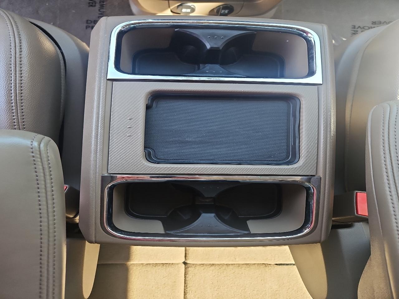 Chrysler Town & Country 4dr Wgn Touring 2014