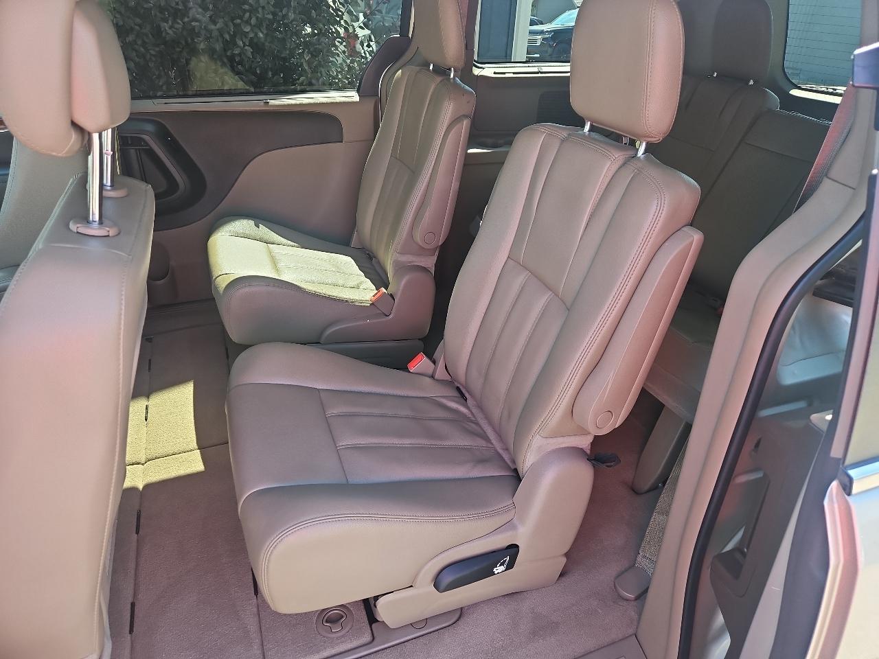 Chrysler Town & Country 4dr Wgn Touring 2014
