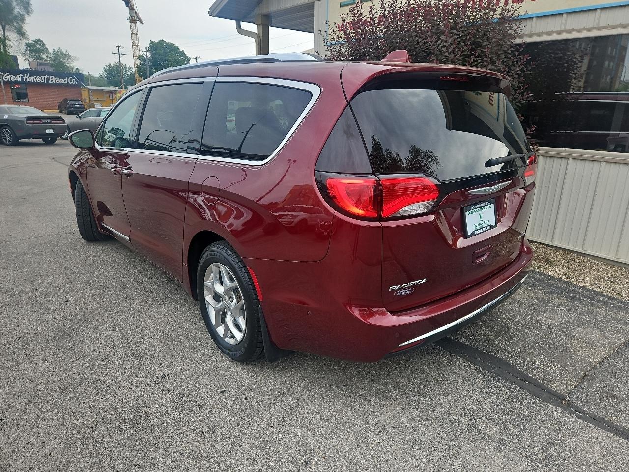 Chrysler Pacifica Limited FWD 2017