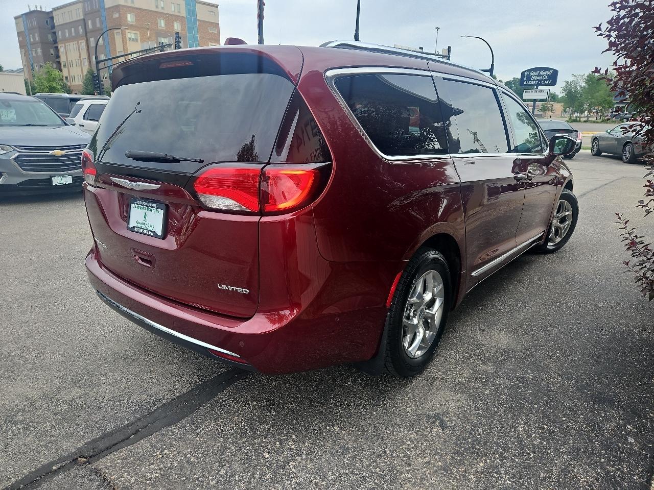 Chrysler Pacifica Limited FWD 2017