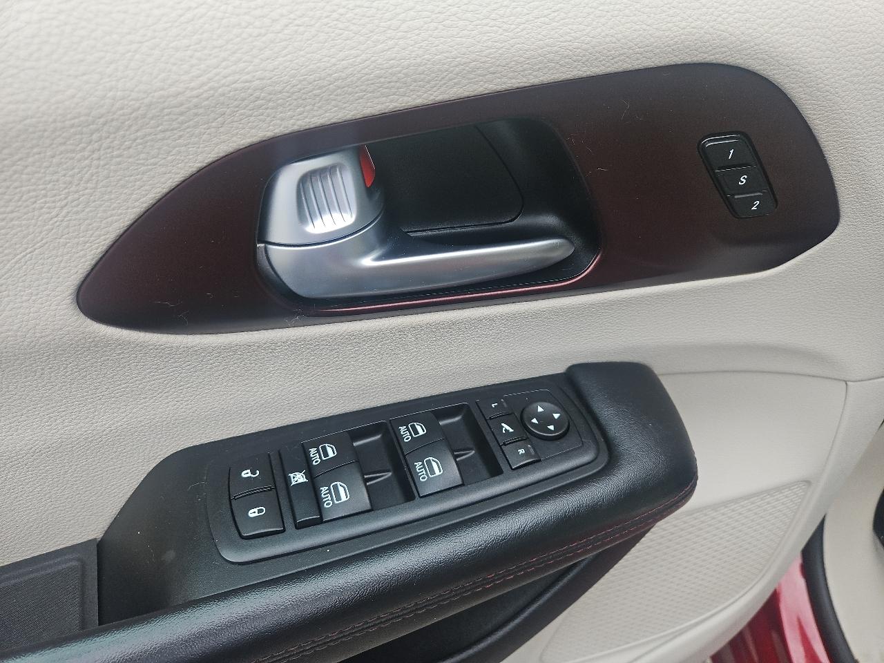 Chrysler Pacifica Limited FWD 2017