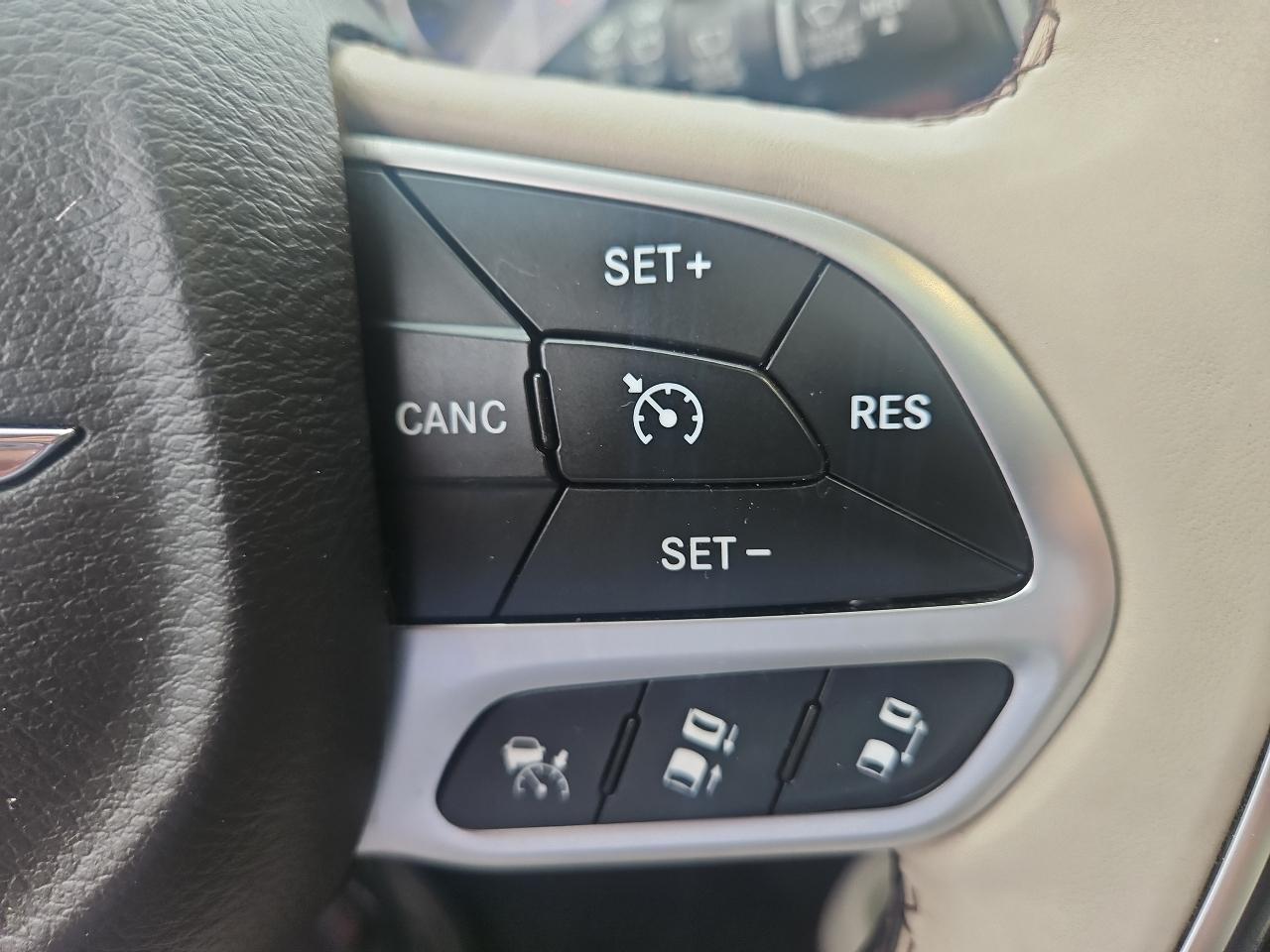 Chrysler Pacifica Limited FWD 2017
