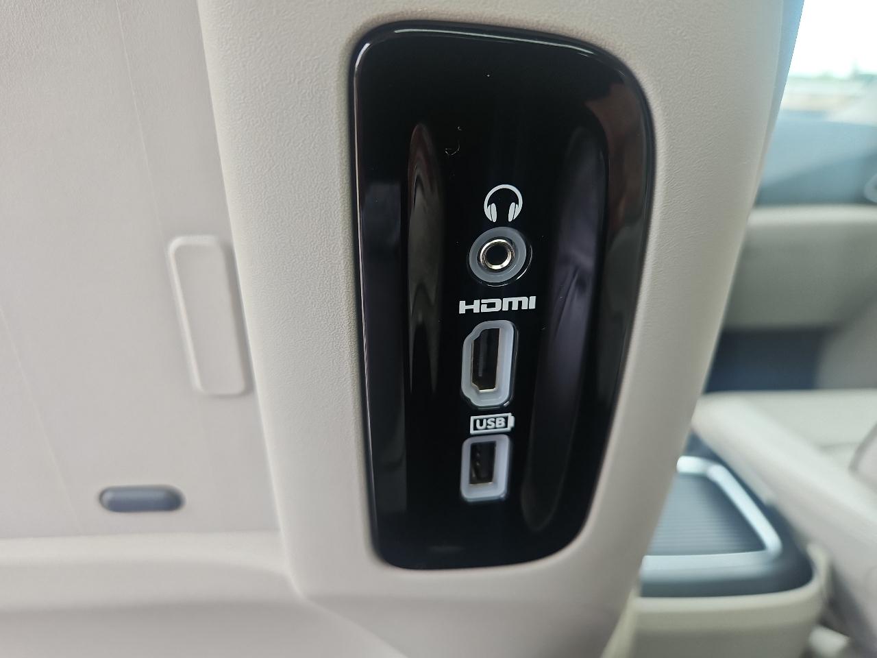 Chrysler Pacifica Limited FWD 2017