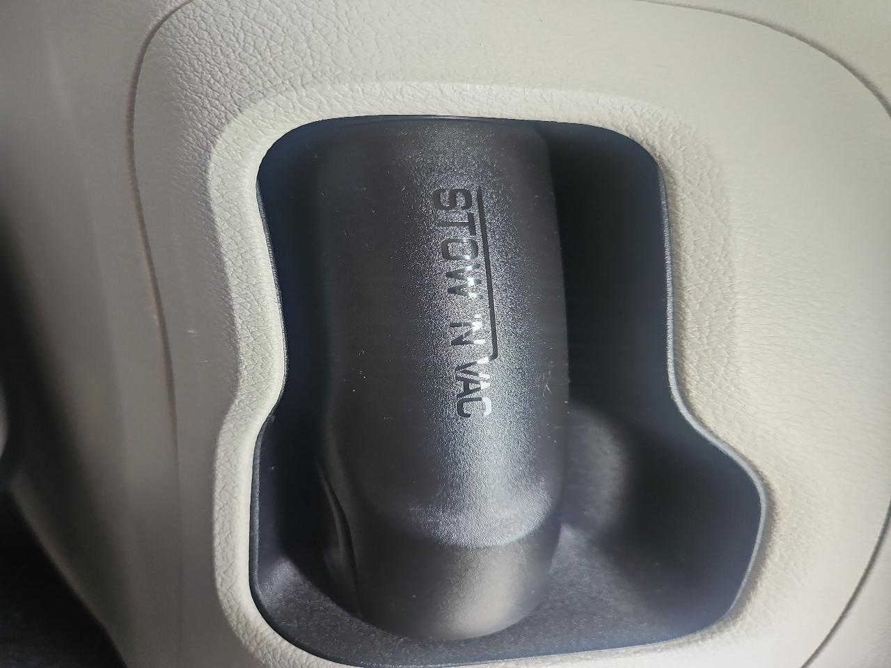 Chrysler Pacifica Limited FWD 2017