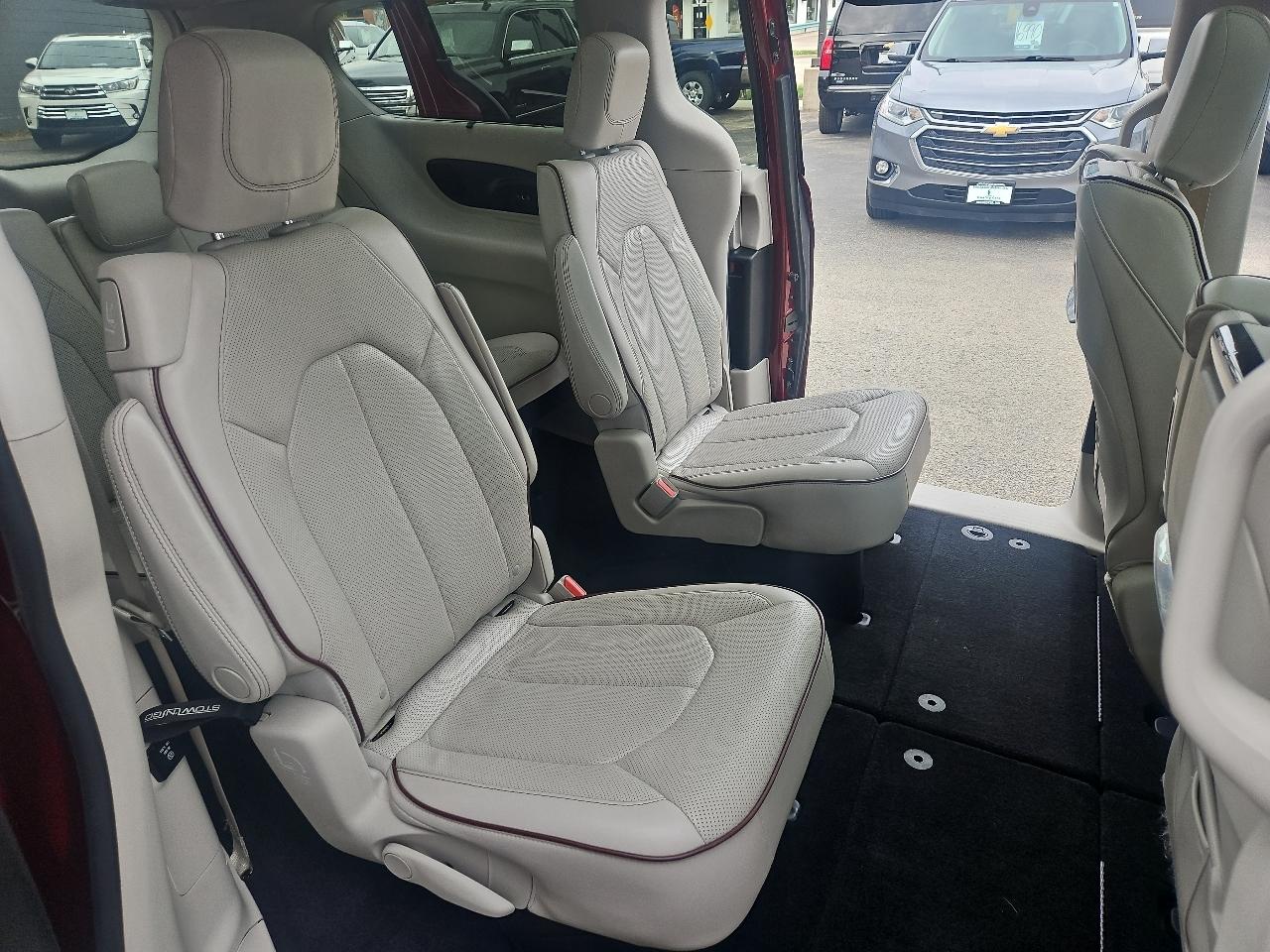 Chrysler Pacifica Limited FWD 2017
