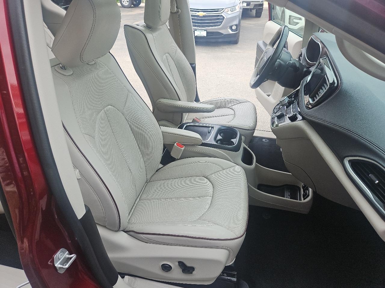 Chrysler Pacifica Limited FWD 2017