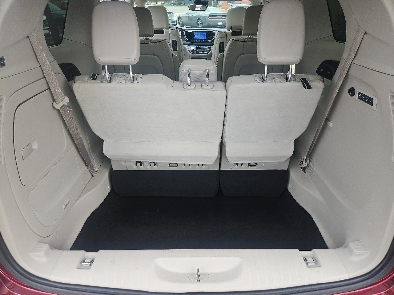 Chrysler Pacifica Limited FWD 2017