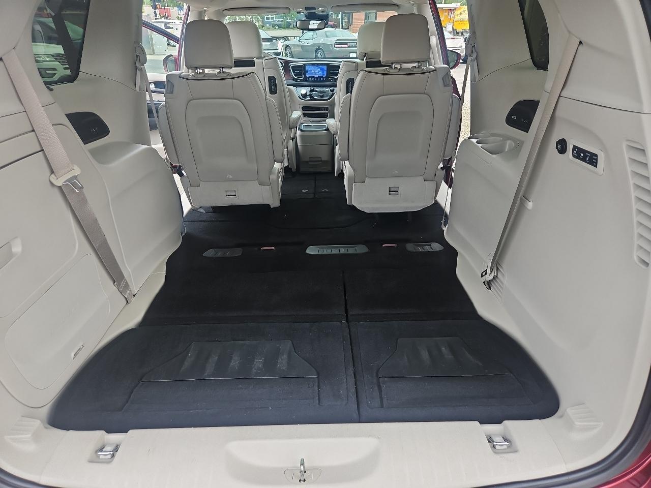 Chrysler Pacifica Limited FWD 2017