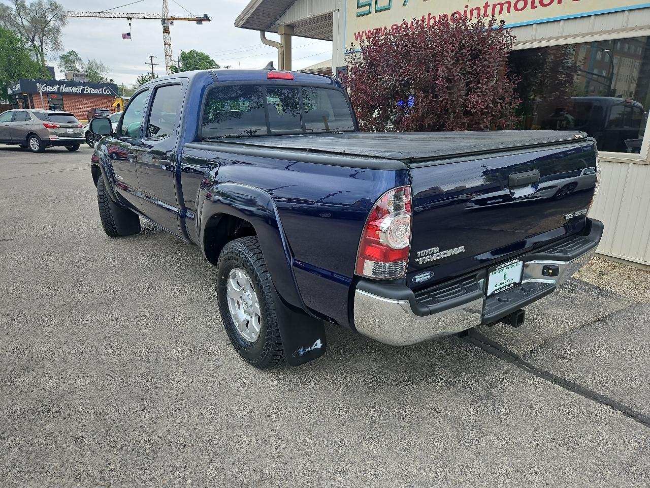 Toyota Tacoma 4WD Double Cab LB V6 AT (Natl) 2012