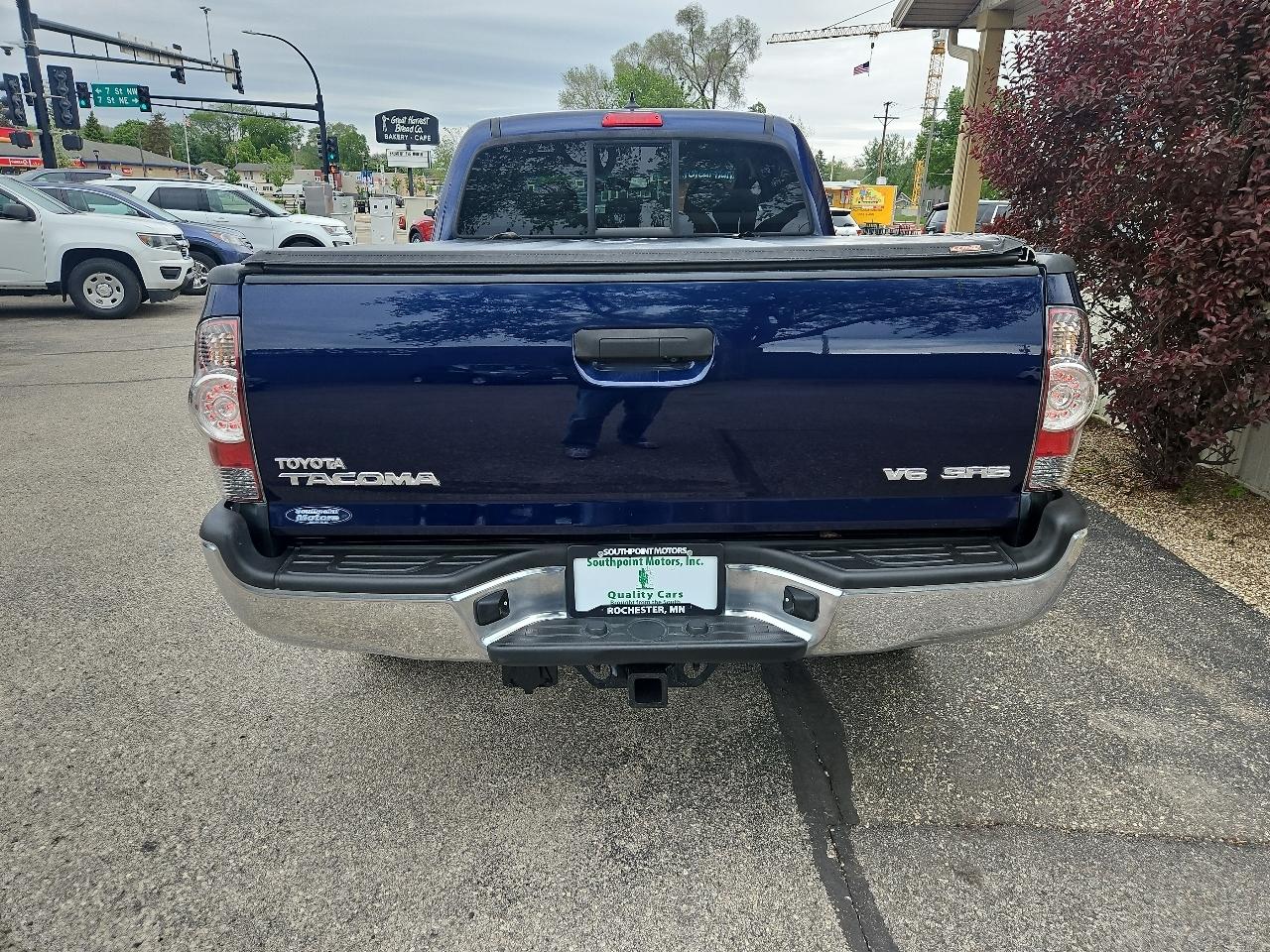 Toyota Tacoma 4WD Double Cab LB V6 AT (Natl) 2012