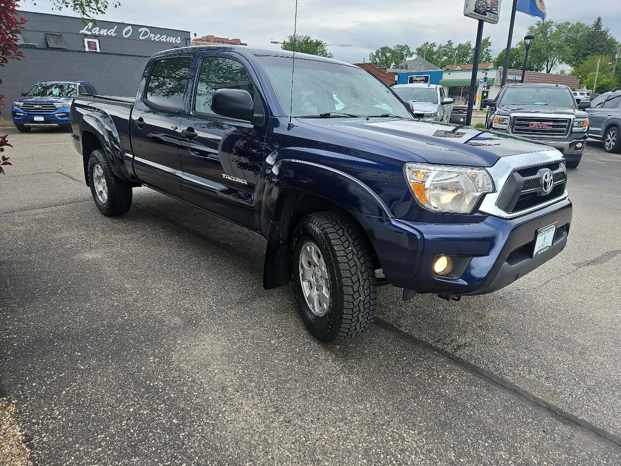 Toyota Tacoma 4WD Double Cab LB V6 AT (Natl) 2012