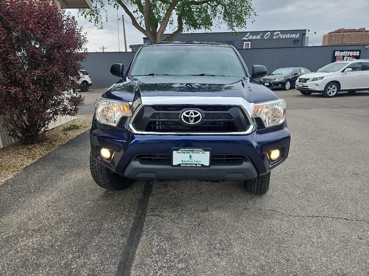 Toyota Tacoma 4WD Double Cab LB V6 AT (Natl) 2012
