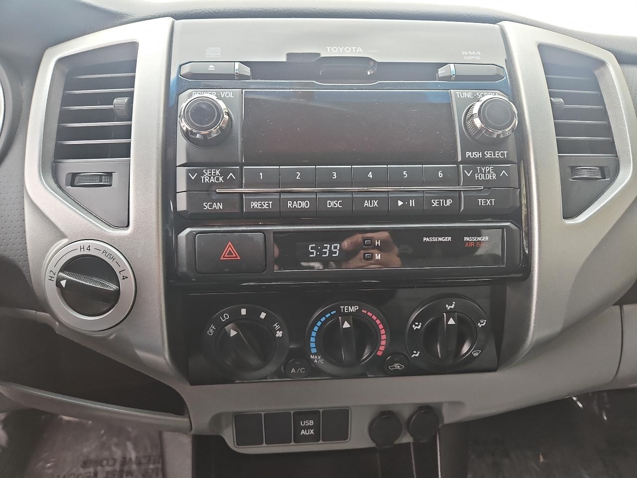 Toyota Tacoma 4WD Double Cab LB V6 AT (Natl) 2012