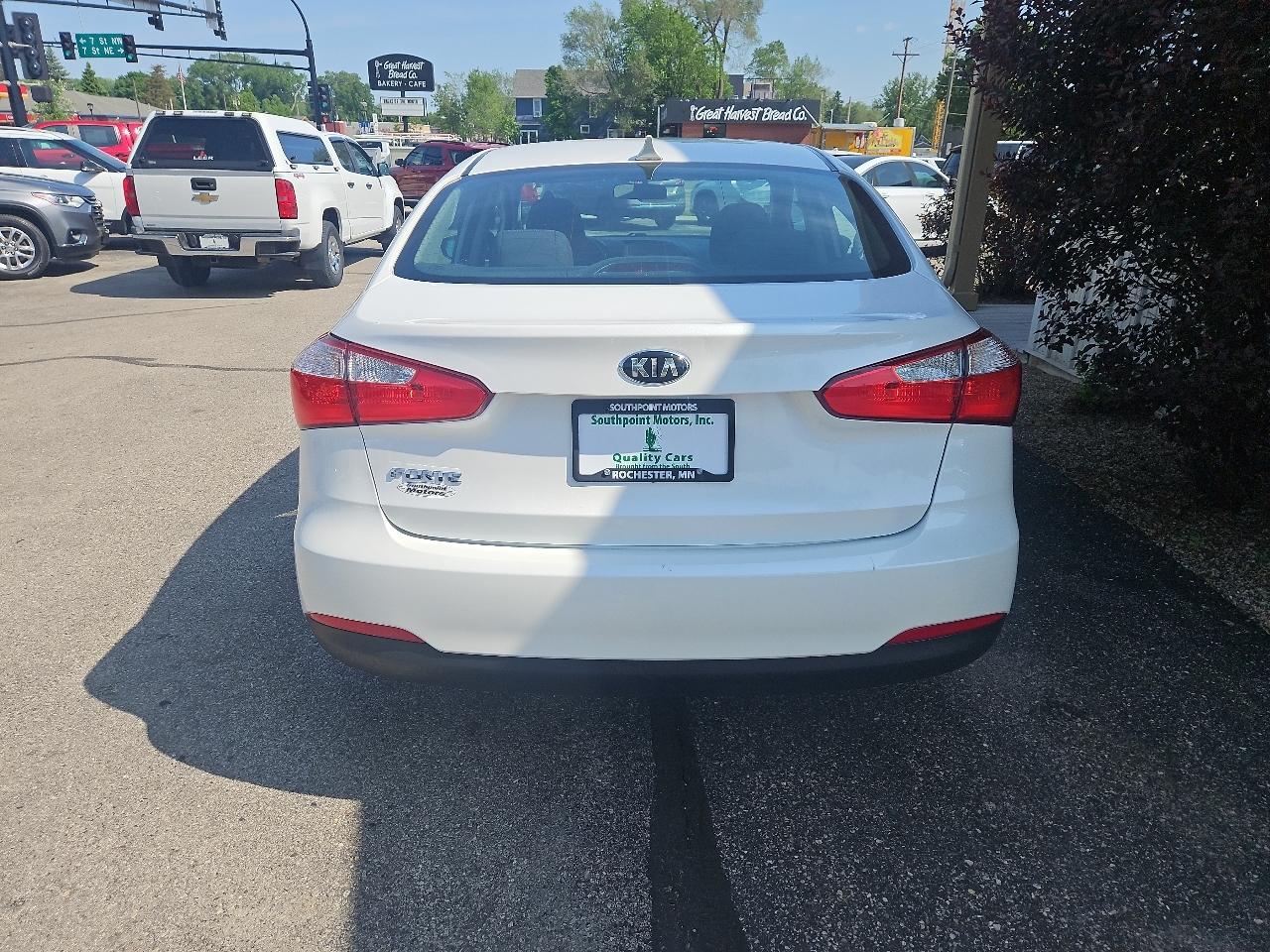 Kia Forte 4dr Sdn Auto LX 2015
