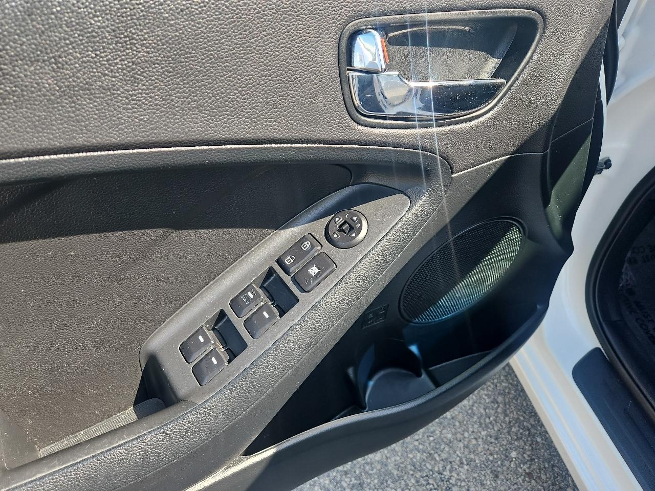 Kia Forte 4dr Sdn Auto LX 2015