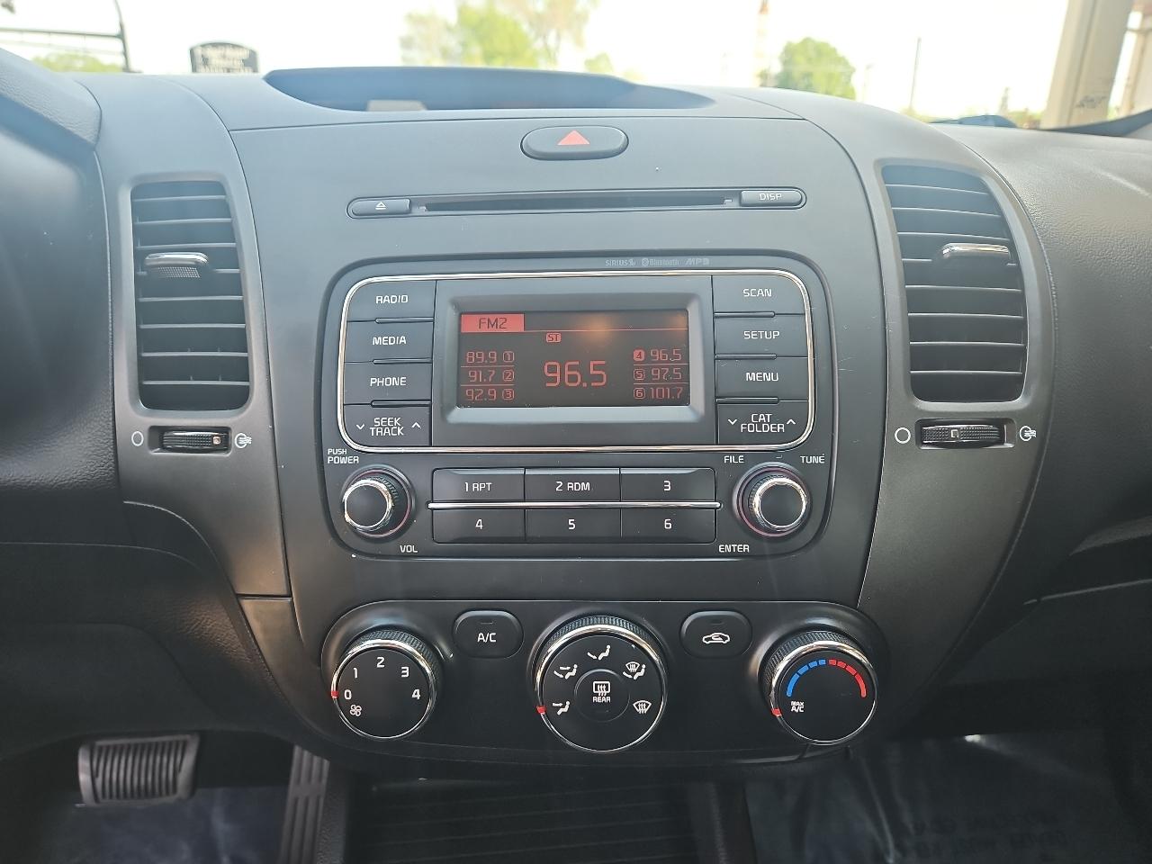 Kia Forte 4dr Sdn Auto LX 2015