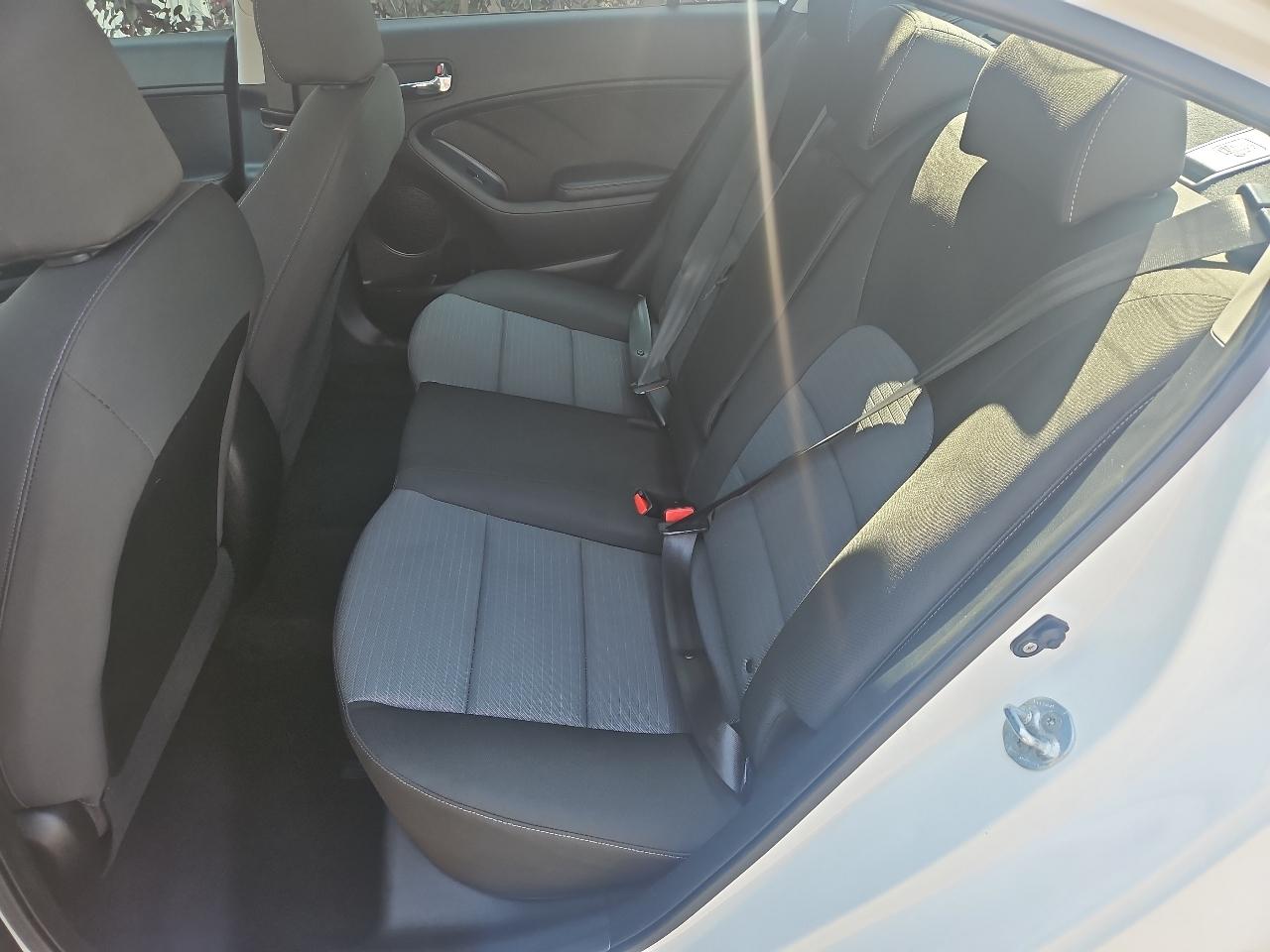 Kia Forte 4dr Sdn Auto LX 2015