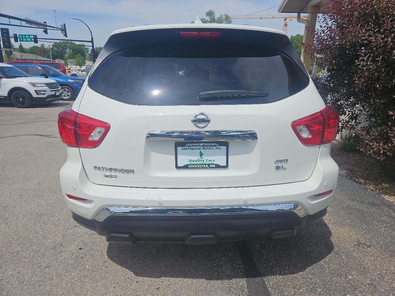 Nissan Pathfinder 4x4 SL 2019