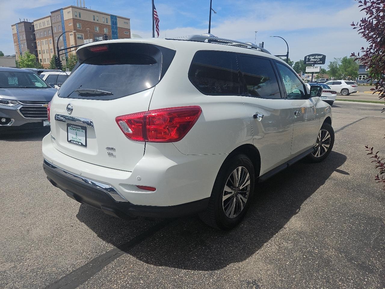 Nissan Pathfinder 4x4 SL 2019