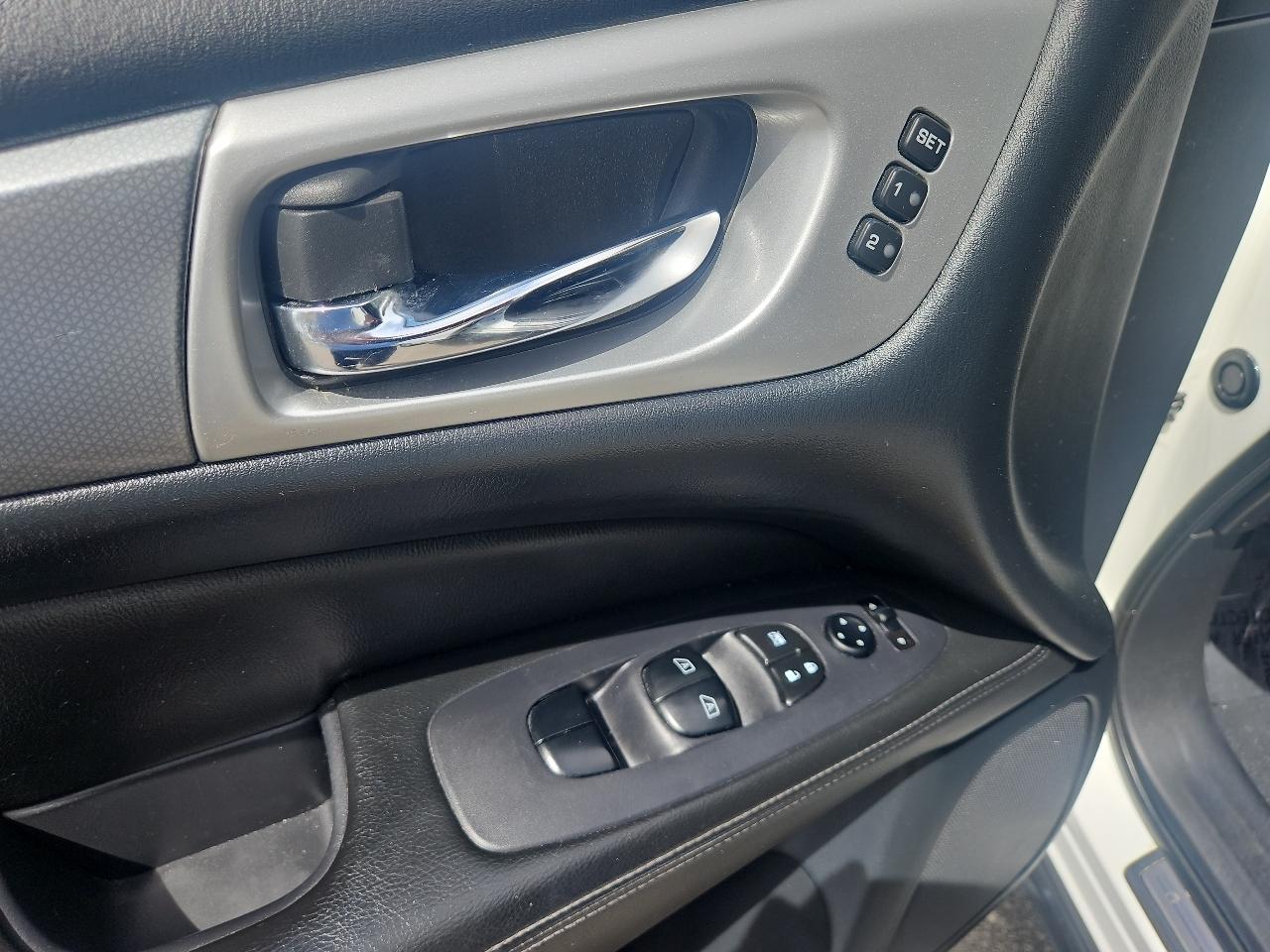 Nissan Pathfinder 4x4 SL 2019