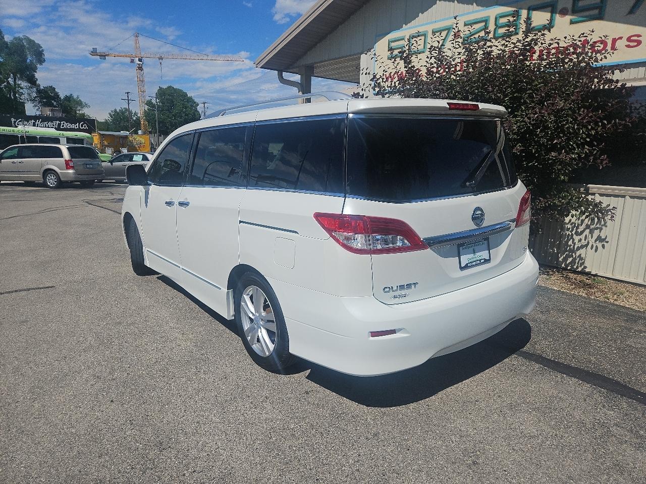 Nissan Quest 4dr SL 2012