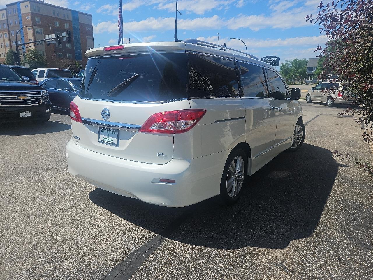 Nissan Quest 4dr SL 2012