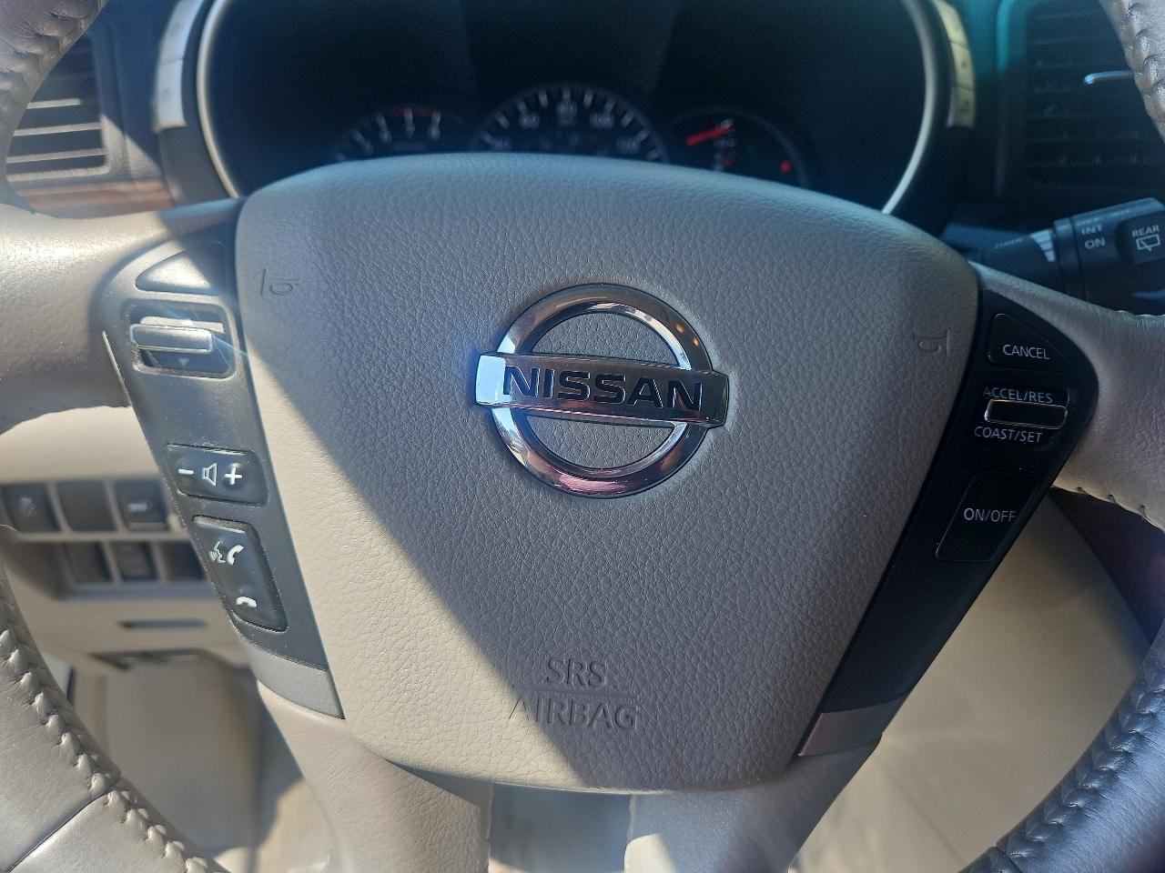 Nissan Quest 4dr SL 2012
