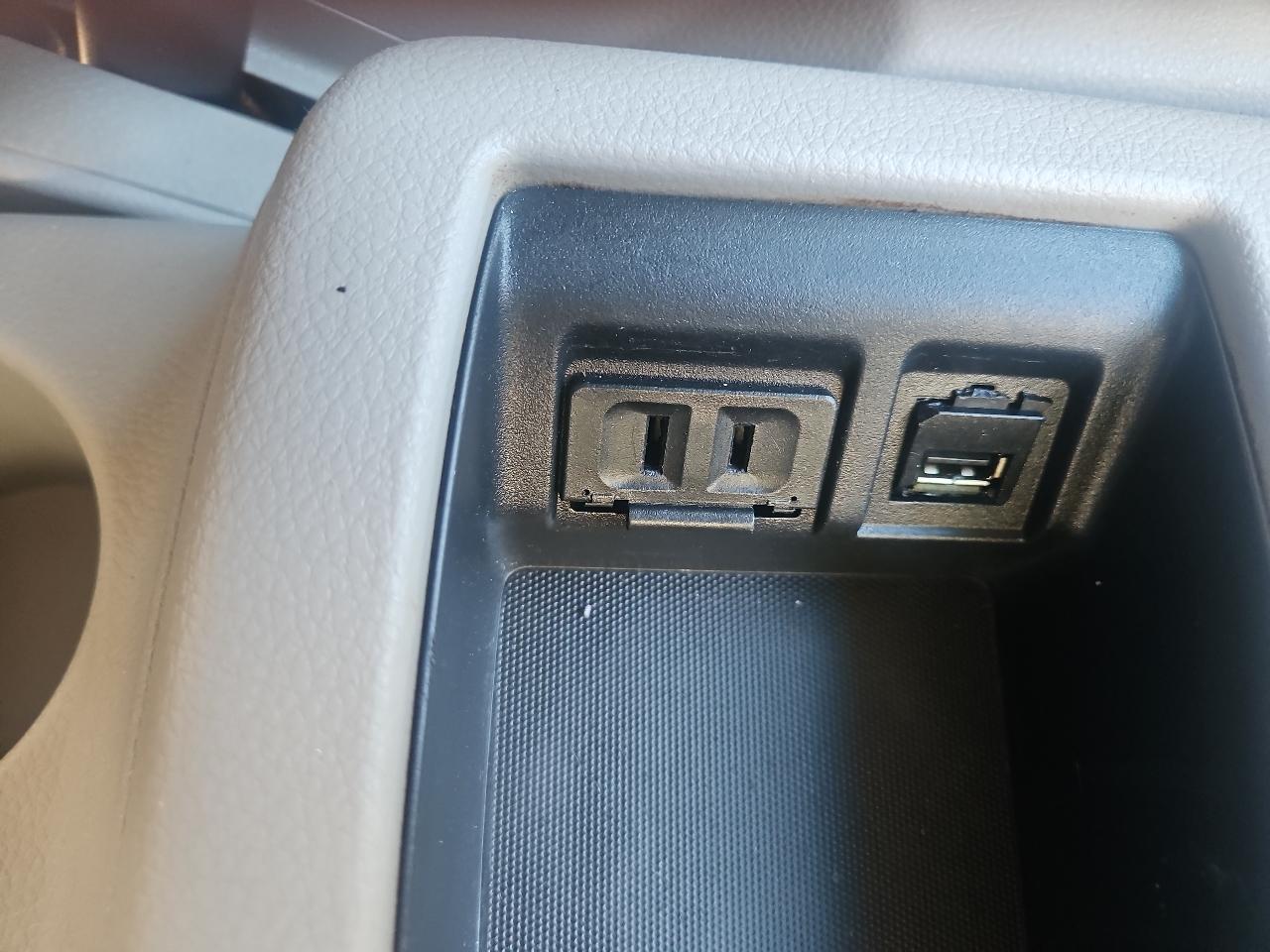 Nissan Quest 4dr SL 2012