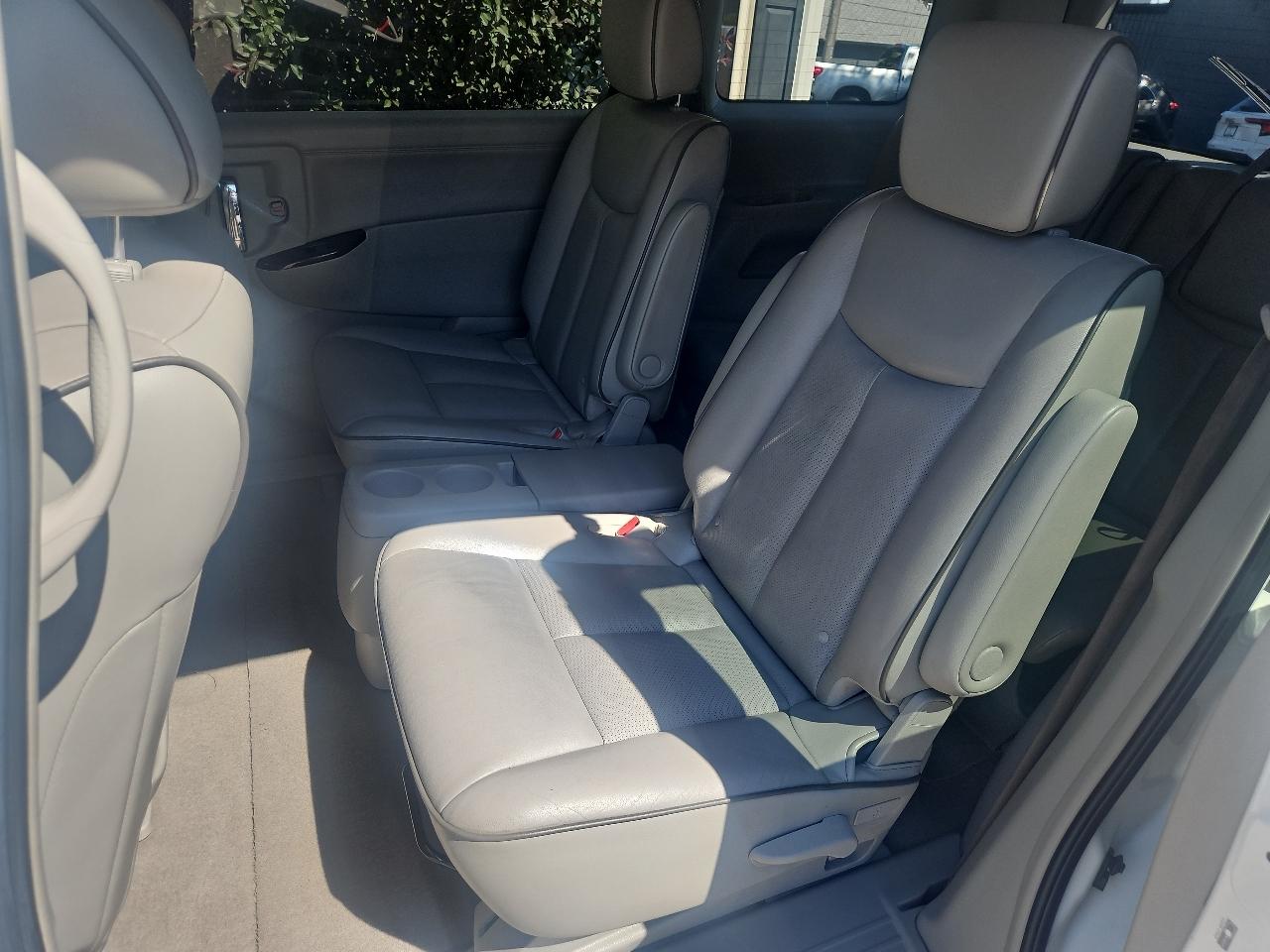 Nissan Quest 4dr SL 2012