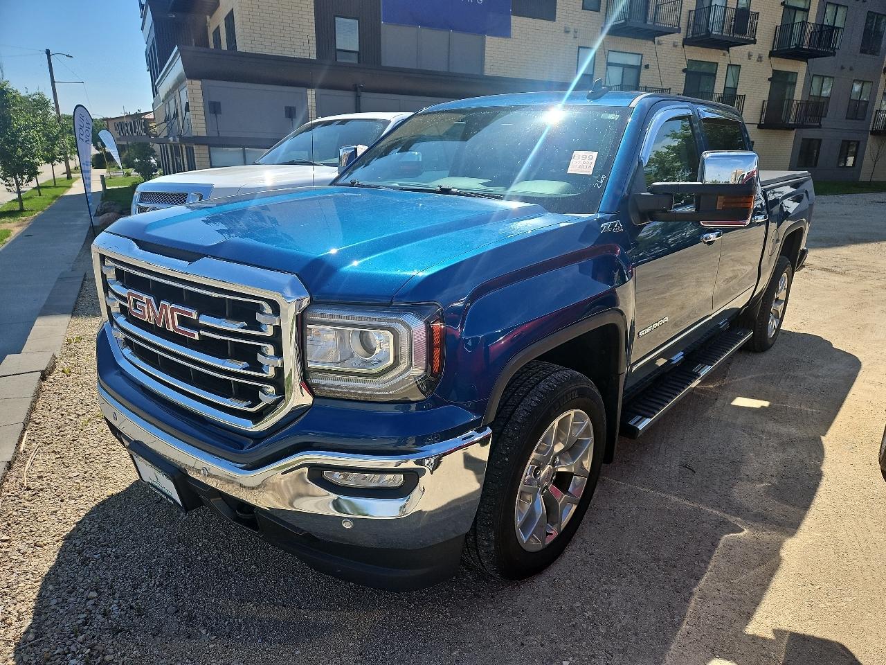 GMC Sierra 1500 4WD Crew Cab 143.5" SLT 2018