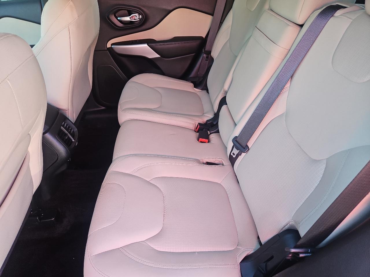 Jeep Cherokee Latitude FWD 2017