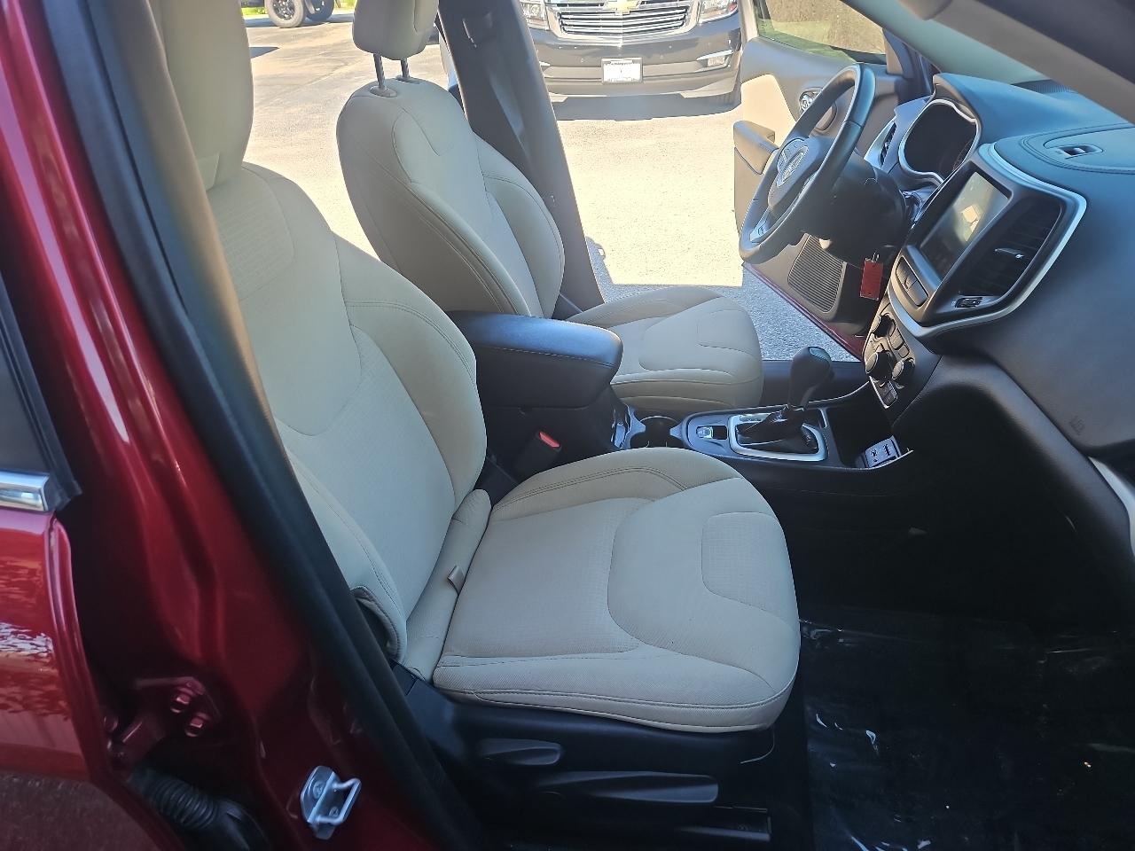 Jeep Cherokee Latitude FWD 2017