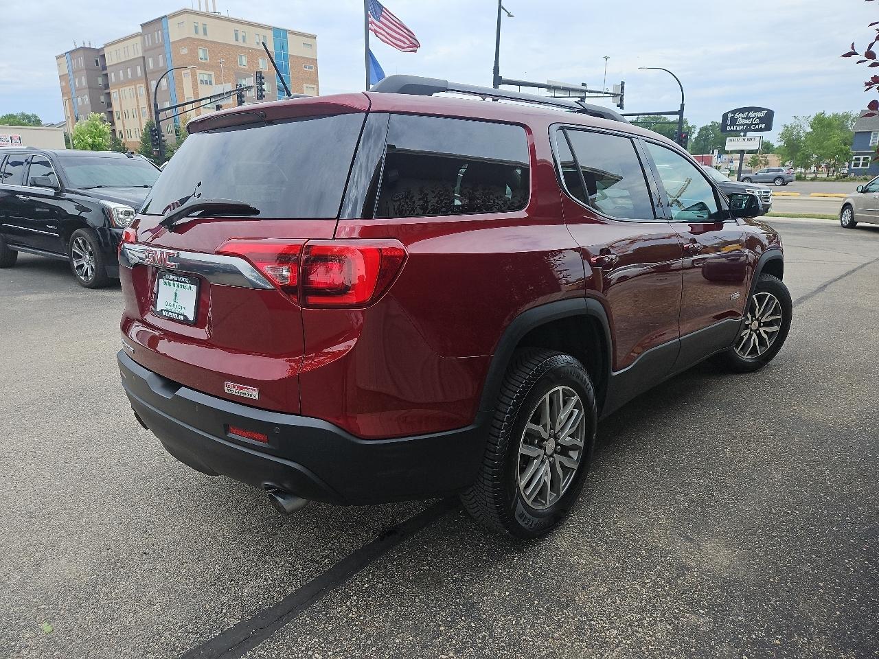 GMC Acadia AWD 4dr SLE w/SLE-2 2017