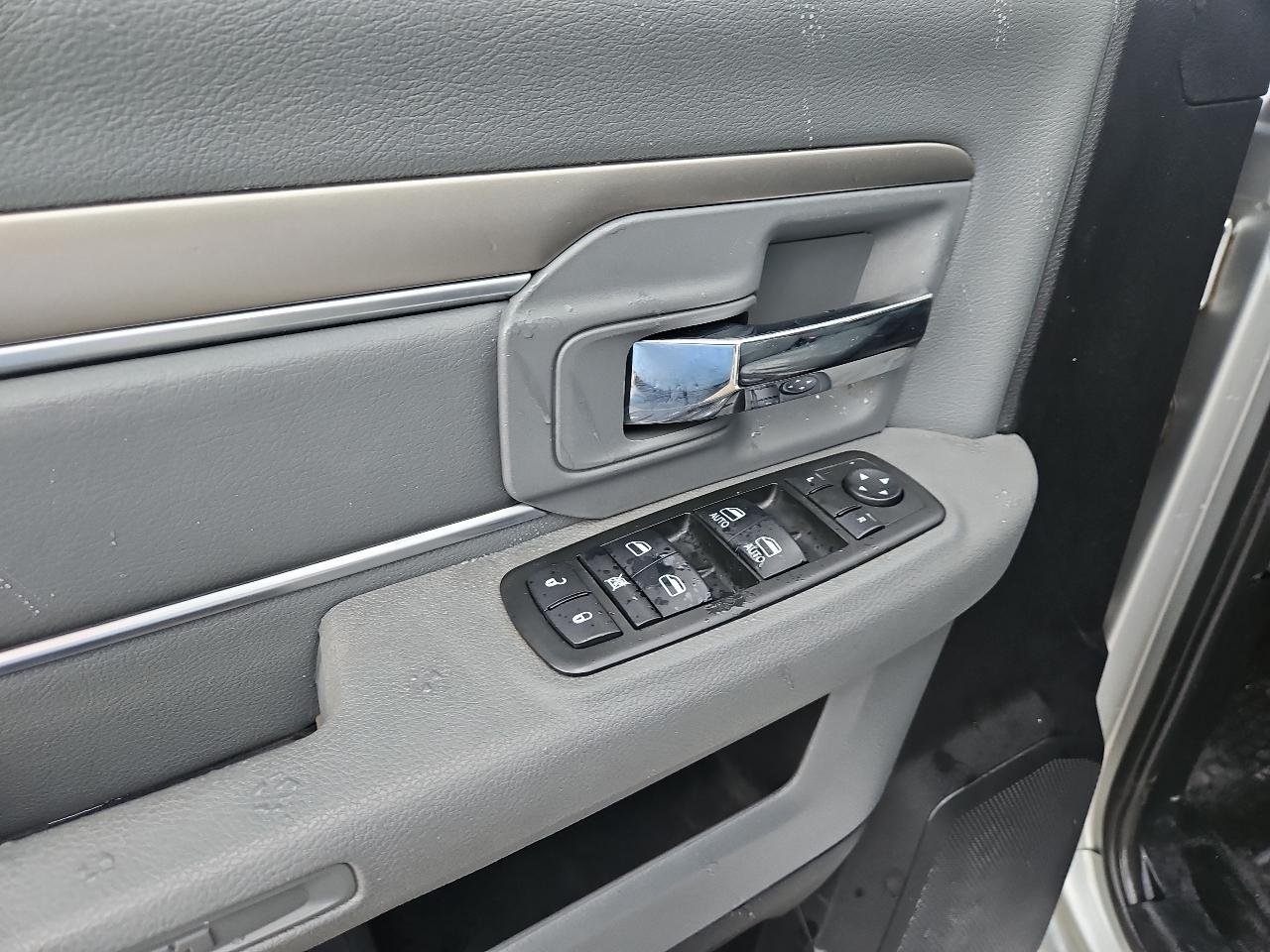 RAM 2500 4WD Crew Cab 149" SLT 2014