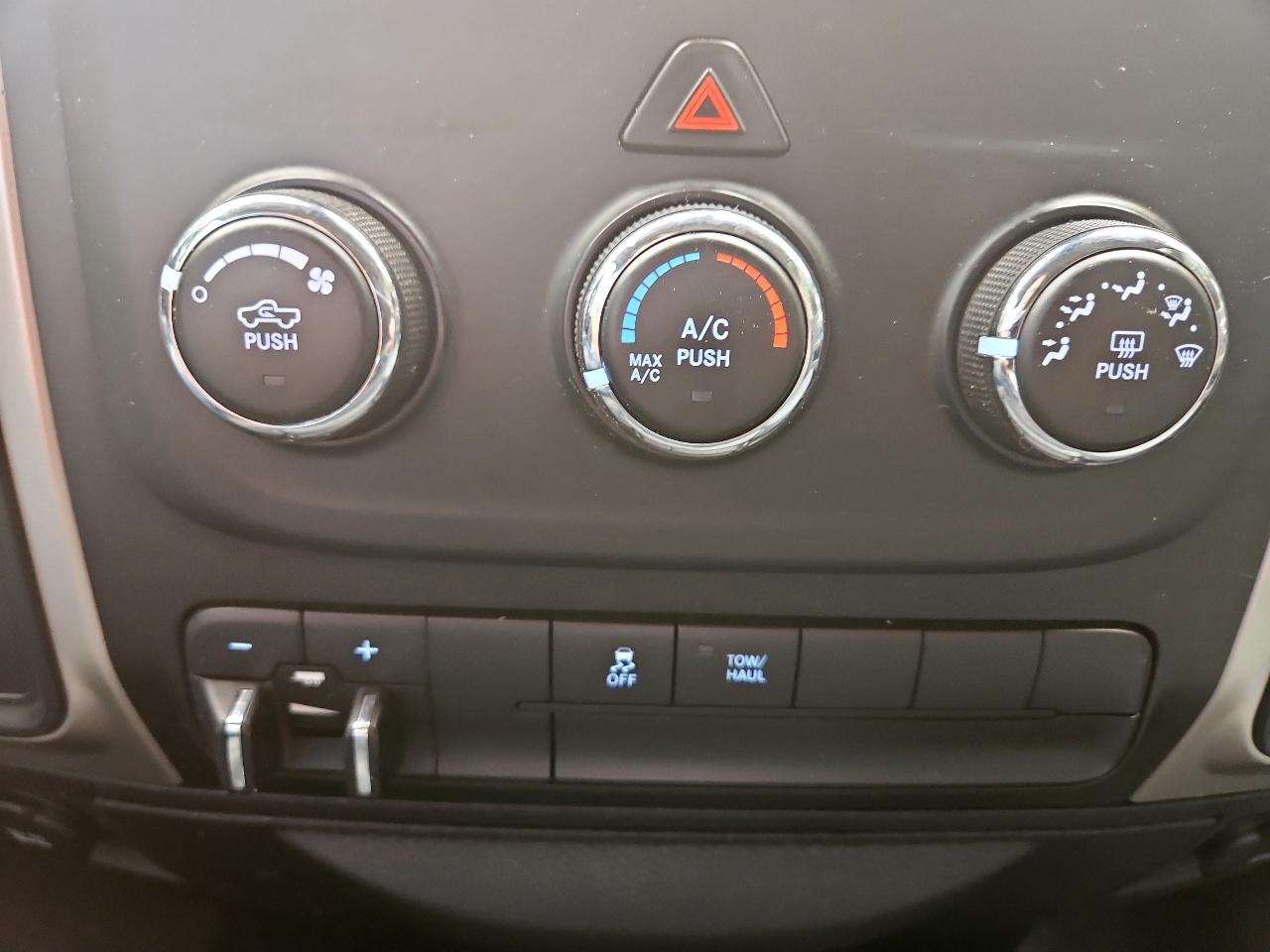 RAM 2500 4WD Crew Cab 149" SLT 2014