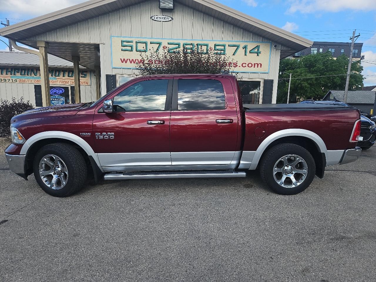 RAM 1500 4WD Crew Cab 140.5" Laramie 2016